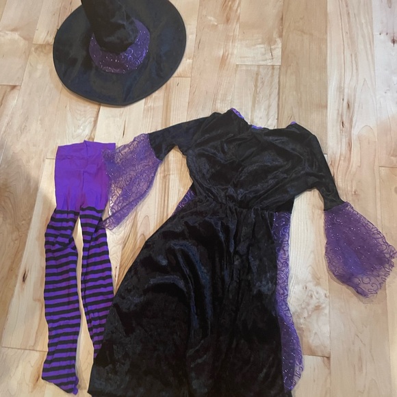 Little girls purple velour witch costume with tights - Picture 5 of 5